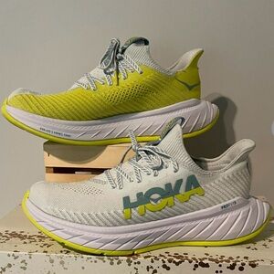 Hoka Ladies sz 8.5 Sneakers; tried out for two weeks; never worn out of doors.